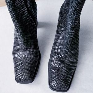 Naturalizer Shoes - Naturalizer gray snakeskin leather booties 7M Naturalizer Shoes - Naturalizer gray snakeskin leather booties 7M